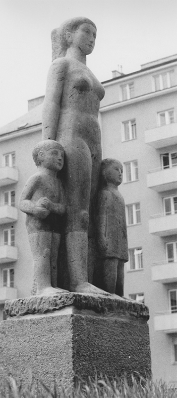 Rudolf Schwaiger: Mutter mit zwei Kindern 1958